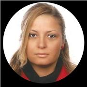 Nativa formada en alemán, con 20 años de experiencia internacional y pasión por los idiomas. Clases personalizadas y flexibles